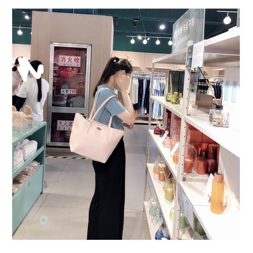 حقيبة لاكوست ميديم بقية الالوان