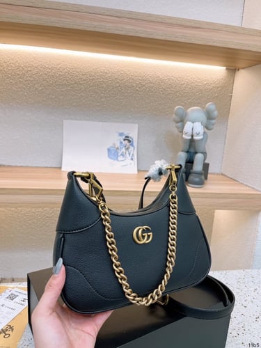Gucci”*25*12.5” W box