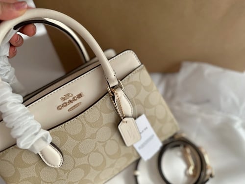 W box |حقيبة COACH