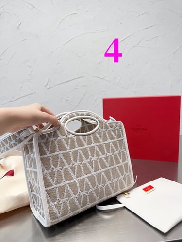 Valentino M”27.5*16” W box