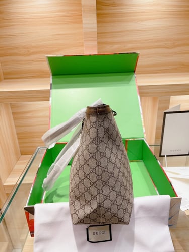 Totebag Gucci”38*28”box