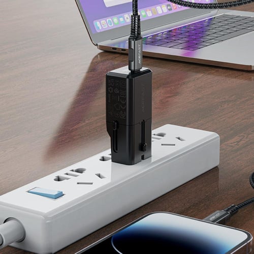 فيش سفر AceFast بمنفذ تايب سي بقوة 30 واط - اسود