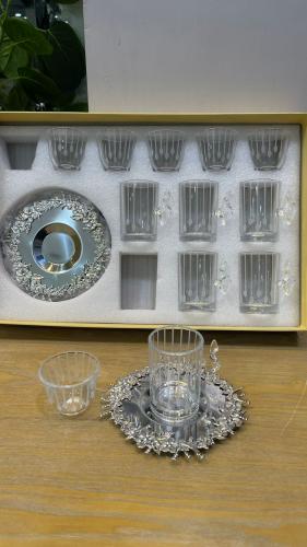 طقم كاسات مع فناجيل