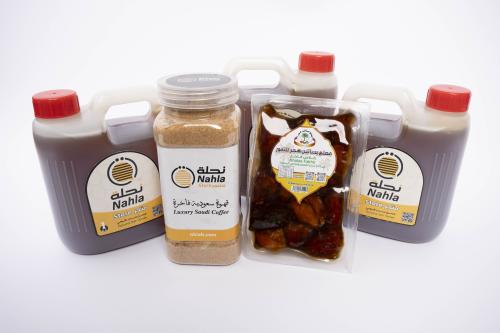 3 كيلو عسل سدر + قهوة سعودية +تمر خلاص فاخر