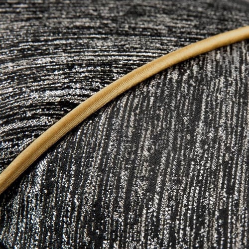 غلاف خدادية أسود بتزيين ذهبي