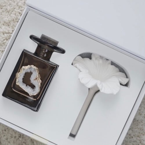 علبة معطر جو بشكل مبتكر و مميز