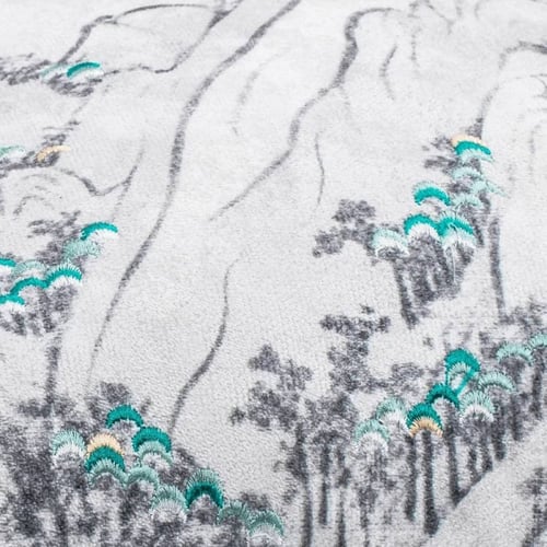 غلاف خدادية لون أبيض مطعم بتطريز