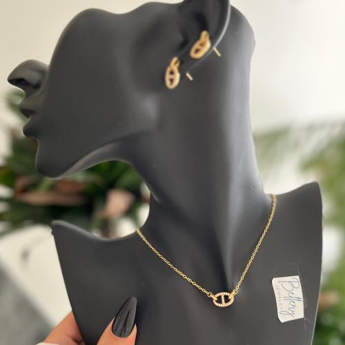سلسال مع حلق ذهبي
