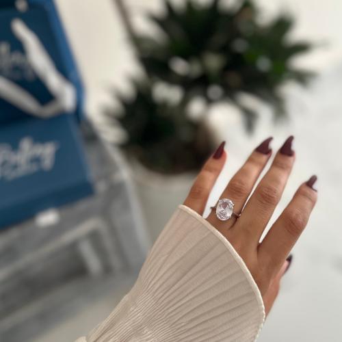 خاتم بكرستال كبير فضي ( مع كيس وعلبة الموضح بالصور...