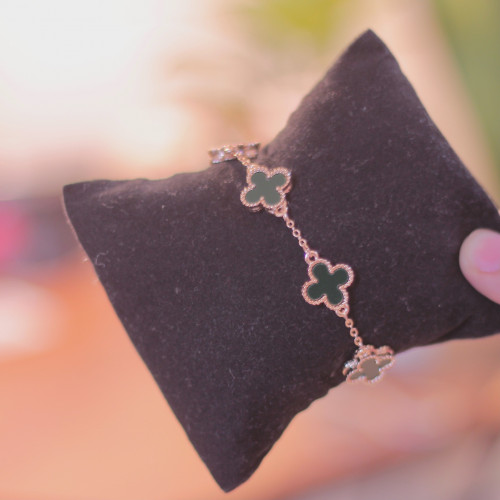 سوارة وردة بلون اخضر