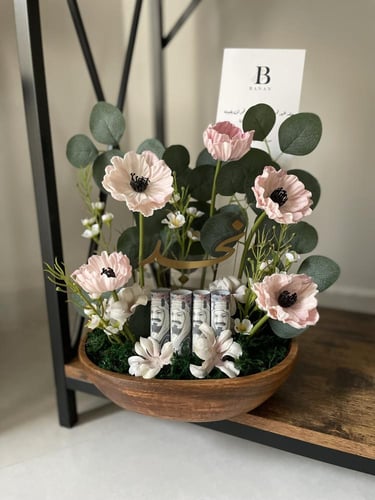 فازة ورد صناعي شامل الاسم