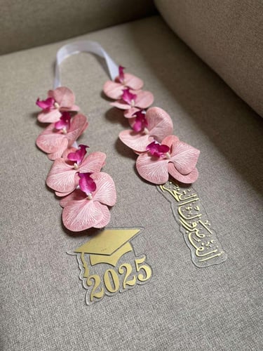 عقد تخرج ورد صناعي -٣-