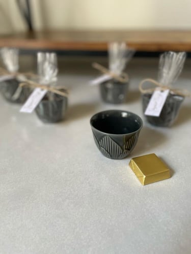 فنجان مع شوكولاته | يوم المعلم