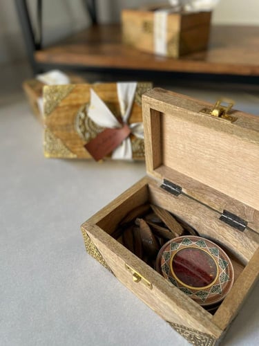 هدية عود مع زعفران | عُلا