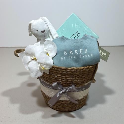 تيد بيكر مع بلانكو هدية مولود فاخرة