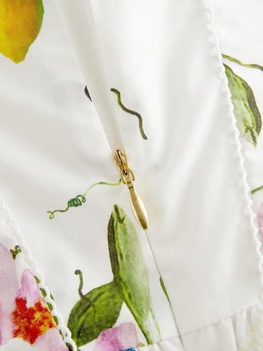 هدية مولود تيد بيكر