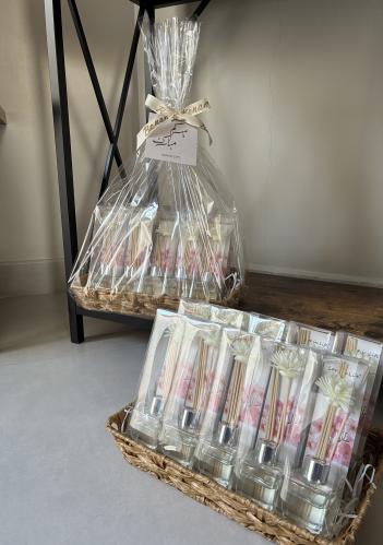 توزيعات العيد ١٠ فواحات شامل السلة والتغليف