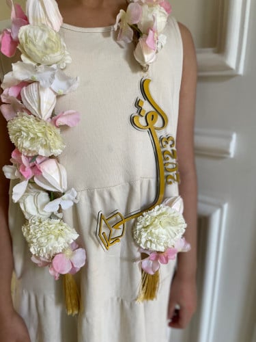 عقد تخرج كبير