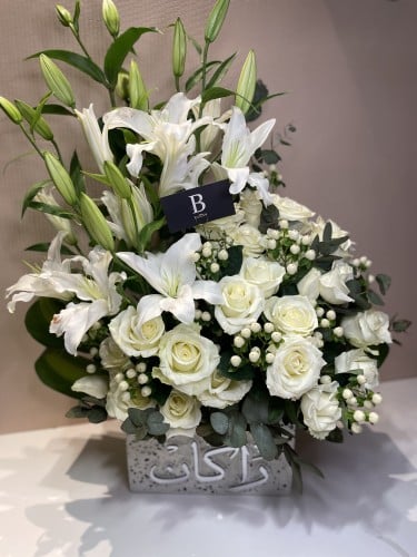 فازة كبيرة ورد طبيعي