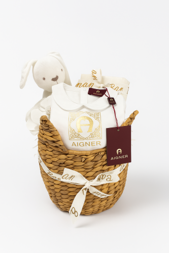 آقنر هدية مولودة