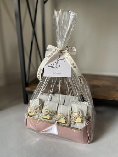 ١٢ حقيبة جلد عناية بالاظافر مع شوكلاتة | عيديات مم...