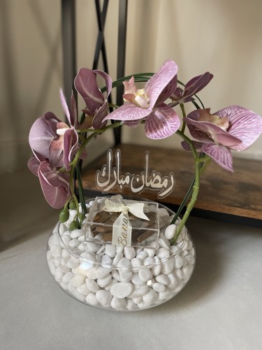 هدية رمضان فازة ورد صناعي مع عود