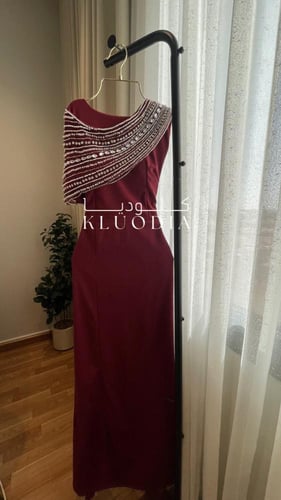 فستان فخم عودي