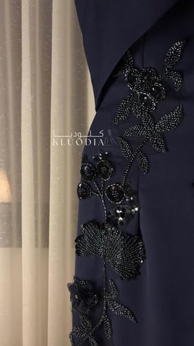 فستان كحلي أوف شولدر مطرز