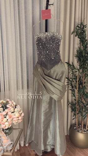 فستان سهره بكرستال وذيل جانبي