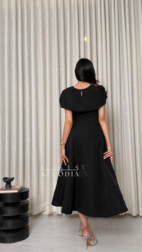 فستان اسود ميد بتدخيلة ورد