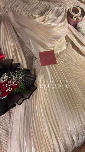 فستان مناسبات سكري بكسرات