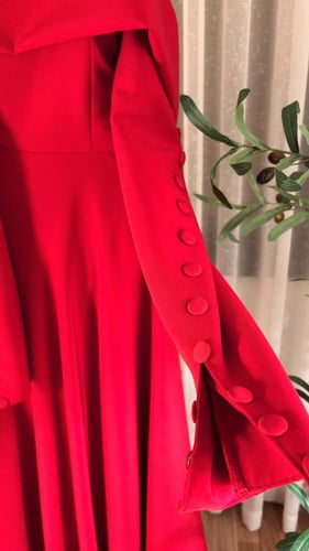 فستان مناسبات ناعم ب اكمام طويله