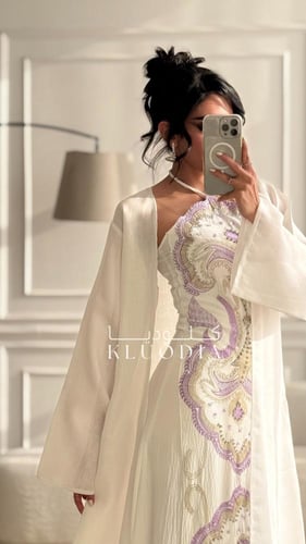 جلابية عيد مطرزه قطعتين