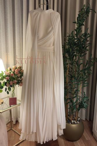 فستان ابيض ساتر كسرات