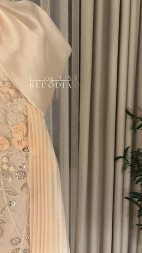 فستان سهره مورد فخم سكري بكسرات جانبيه