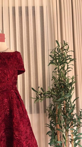 فستان مناسبات اوف شولدر فخم