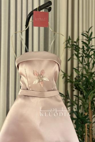 فستان حفلات للسن المحير