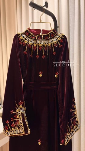 جلابيه مخمليه راقيه بفصوص لون عودي