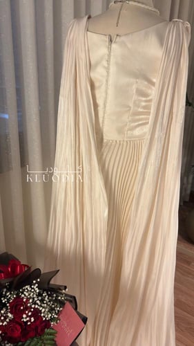 فستان مناسبات سكري بكسرات