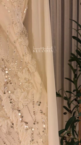 فستان فخم ساتر لون سكري