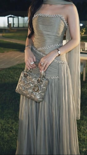 فستان مناسبات بليسيه انيق بوشاح ناعم