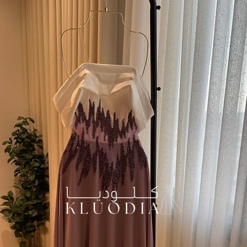 فستان مناسبات اوف شولدر بتطريز فخم