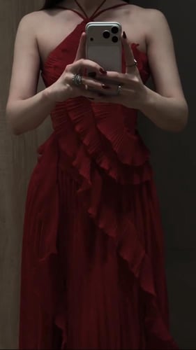 فستان عيد احمر