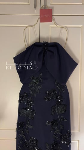 فستان كحلي أوف شولدر مطرز