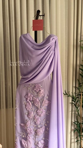 فستان ساتر مطرز موف بشال جانبي منسدل