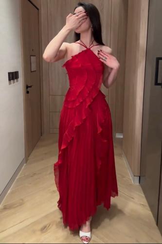 فستان عيد احمر