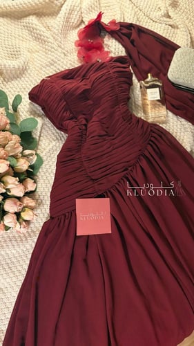 فستان ناعم انيق بشال طويل