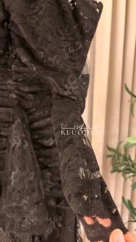 فستان دانتيل اسود فخم ب اكمام