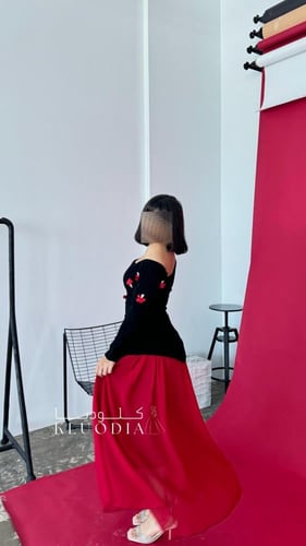 فستان ناعم احمر واسودّ