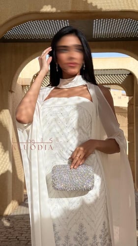 فستان ابيض قطعتين مميز